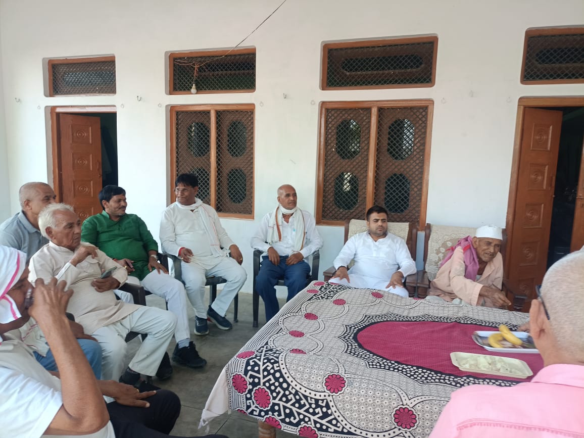 Samajwadi Party Mainpuri (@samajwadi_mpi) on Twitter photo рдЖрдЬ рдмреНрд▓реЙрдХ рдмрд░рдирд╛рд╣рд▓ рдореЗрдВ рд╢реЛрдХ рд╕рдВрддрдкреНрдд рдкрд░рд┐рд╡рд╛рд░реАрдЬрдиреЛрдВ рдХреЗ рдпрд╣рд╛рдВ рдкрд╣реБрдБрдЪрдХрд░ рд╢реЛрдХ рд╕рдВрд╡реЗрджрдирд╛ рд╡реНрдпрдХреНрдд рдХрд░рддреЗ рд╡рд┐рдзрд╛рдпрдХ рд╢реНрд░реА рддреЗрдЬрдкреНрд░рддрд╛рдк рд╕рд┐рдВрд╣ рдпрд╛рджрд╡ рдЬреА !! рдЖрдЬ рдмреНрд▓реЙрдХ рдмрд░рдирд╛рд╣рд▓ рдореЗрдВ рд╢реЛрдХ рд╕рдВрддрдкреНрдд рдкрд░рд┐рд╡рд╛рд░реАрдЬрдиреЛрдВ рдХреЗ рдпрд╣рд╛рдВ рдкрд╣реБрдБрдЪрдХрд░ рд╢реЛрдХ рд╕рдВрд╡реЗрджрдирд╛ рд╡реНрдпрдХреНрдд рдХрд░рддреЗ рд╡рд┐рдзрд╛рдпрдХ рд╢реНрд░реА рддреЗрдЬрдкреНрд░рддрд╛рдк рд╕рд┐рдВрд╣ рдпрд╛рджрд╡ рдЬреА !!