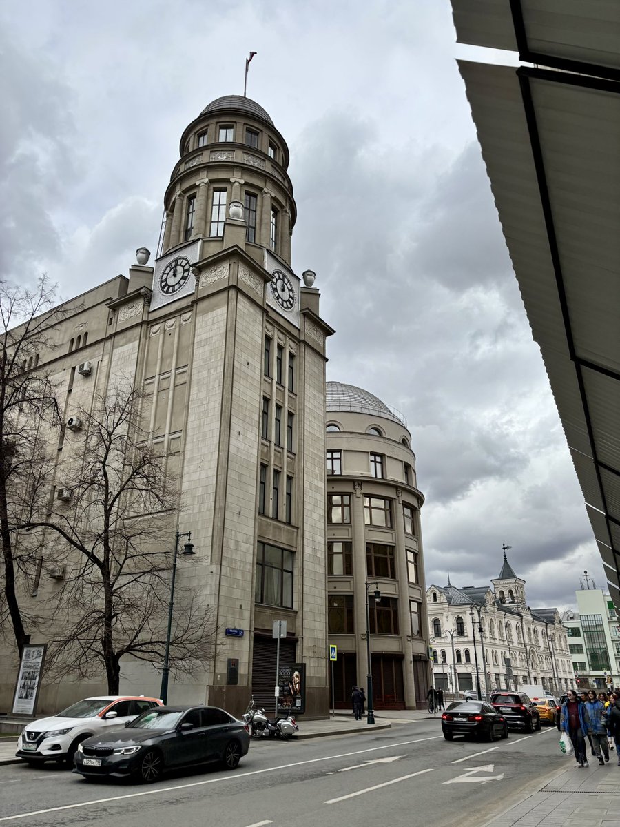 MarinaD273's tweet image. Пять часов в очереди, чтобы оставить обращение против принятия закона об эвтаназии бездомных животных. Но дело это чрезвычайно важное, и я очень рада, что не дрогнула, а отстояла огромную очередь в этой холодине. #противзаконаобэвтаназии #бездомныеживотные