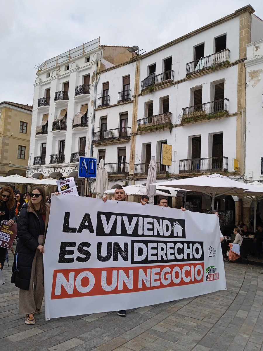 Mónica L. del Consuelo tweet media