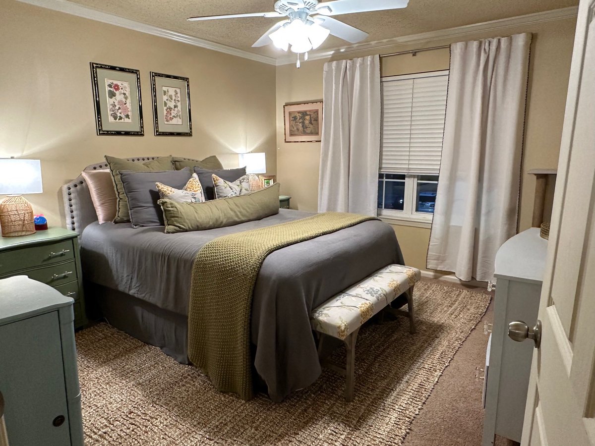 AndrewJBoneRE's tweet image. Are you looking to buy, sell or lease in Tuscaloosa, Alabama? Maybe you are also looking for new property management. We have you covered! Referrals always welcomed. Now leasing Game Day rentals & graduation! Weekends in T-town well worth it! Roll Tide! 256-504-2963