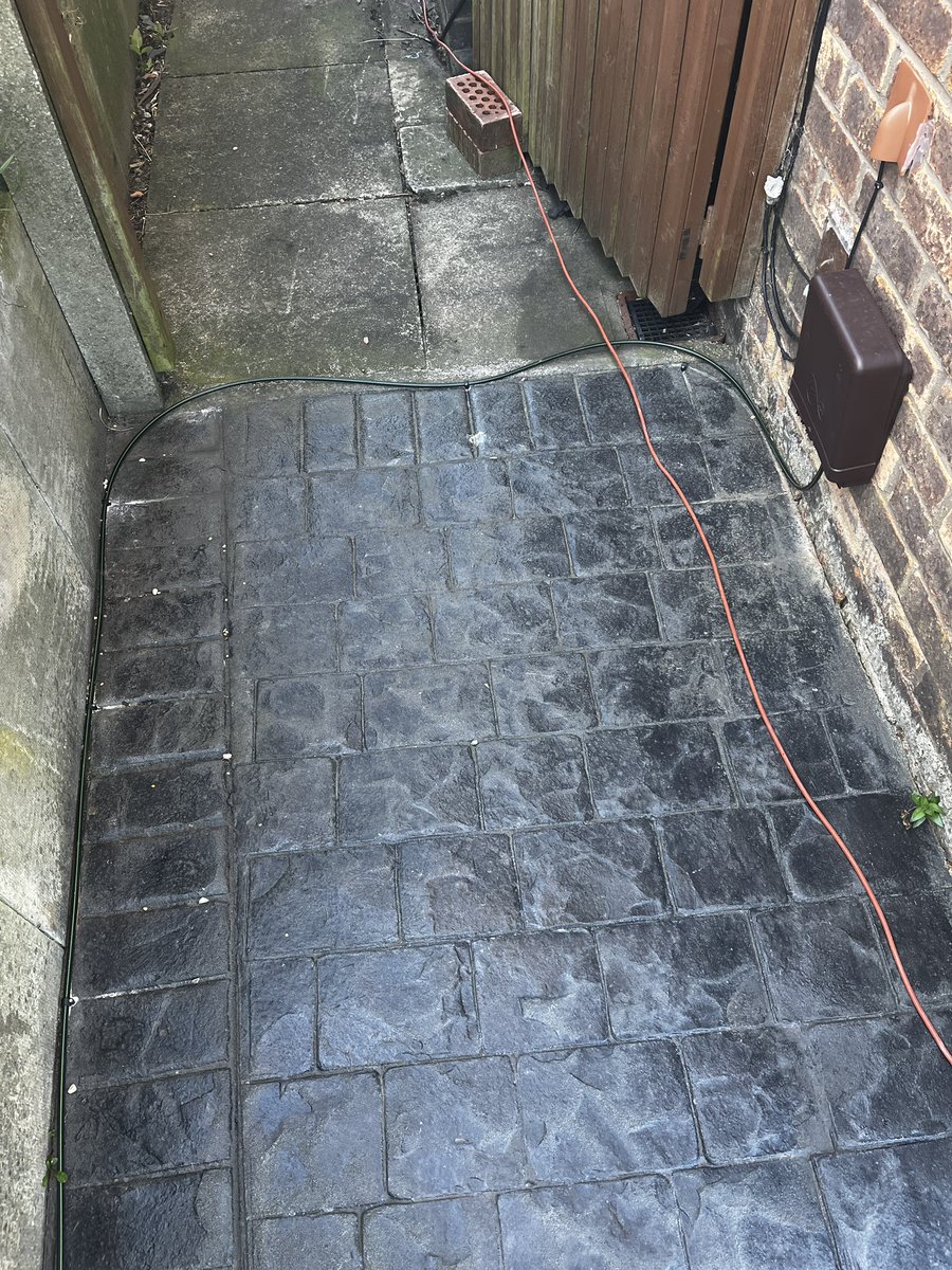 Morley8's tweet photo. Love @virginmedia For some reason they think this fitting is acceptable? Doesn’t matter if you report it, however
if I trip over this once more I’m going cut it out!
#subcontractors #subbys #healthandsafety #Cowboys #deathtrap https://t.co/UItZ4U3NSR