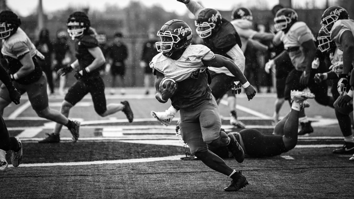 Campbellsville Football (@cvilletigersfb) on Twitter photo 