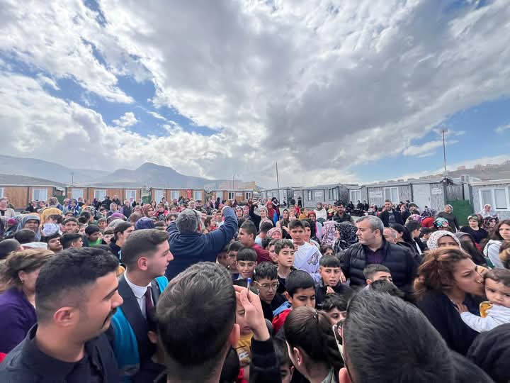 Ülkü Ocakları Yüzleri Gülümsetmeye Devam Ediyor  malatyaeksenhaber.com/mobil/haber/ul… 
<a href="/ayyildirim1/">Ahmet Yiğit Yıldırım</a> 
<a href="/LutfuNebioglu/">Lütfü Nebioğlu</a> 
<a href="/turgaysengonul/">Turgay Şengönül</a>