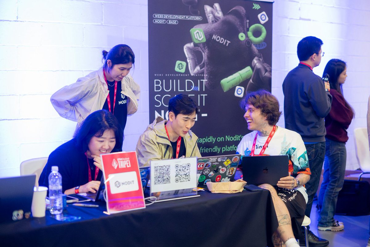 ETHGlobal's tweet photo. Our partners are staying up through the night to help mentor hackers 💪🏻 https://t.co/RUnBkONweE