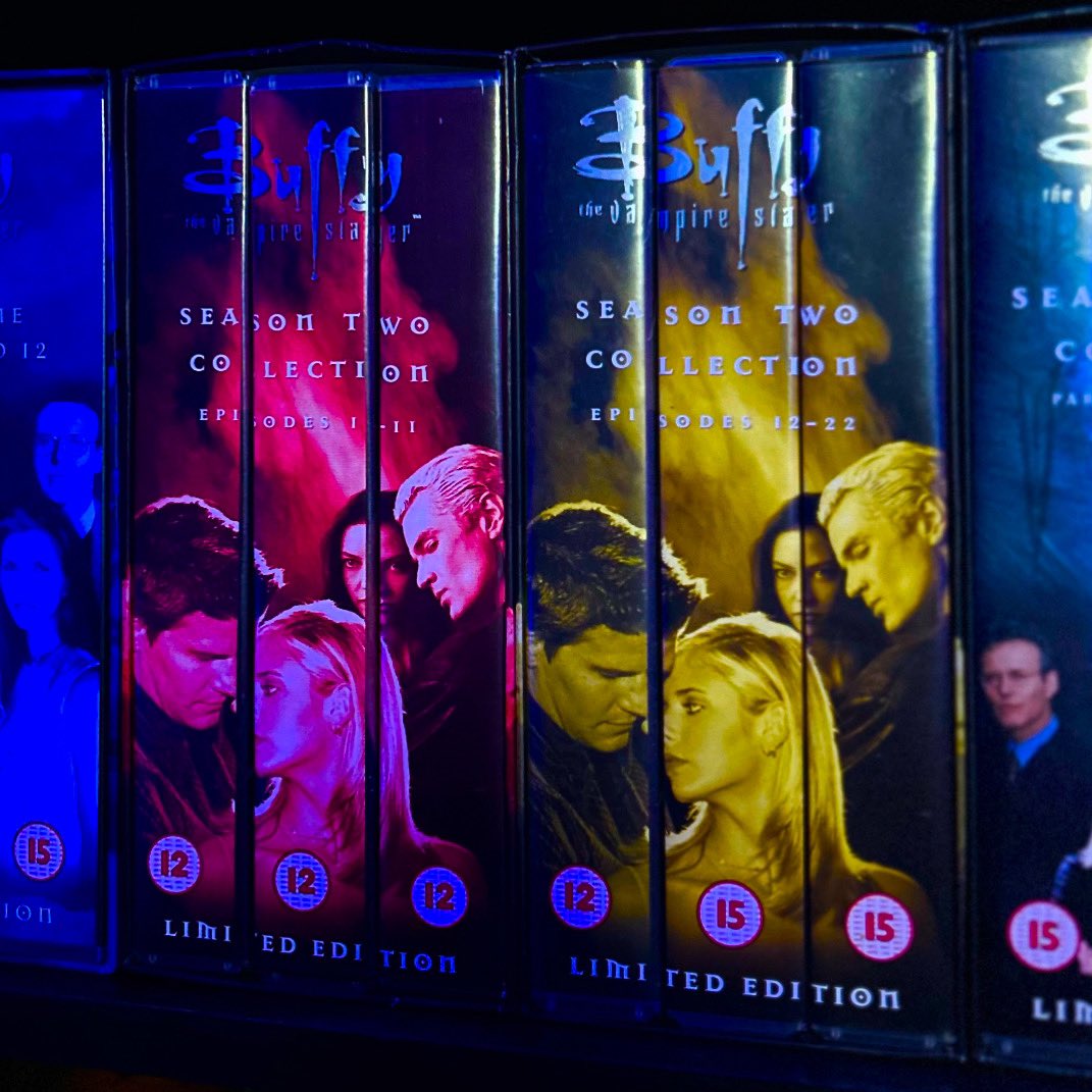 “No weapons, no friends, no hope. Take all that way and what’s left?” 

What’s your favourite episode from season 2? 📼