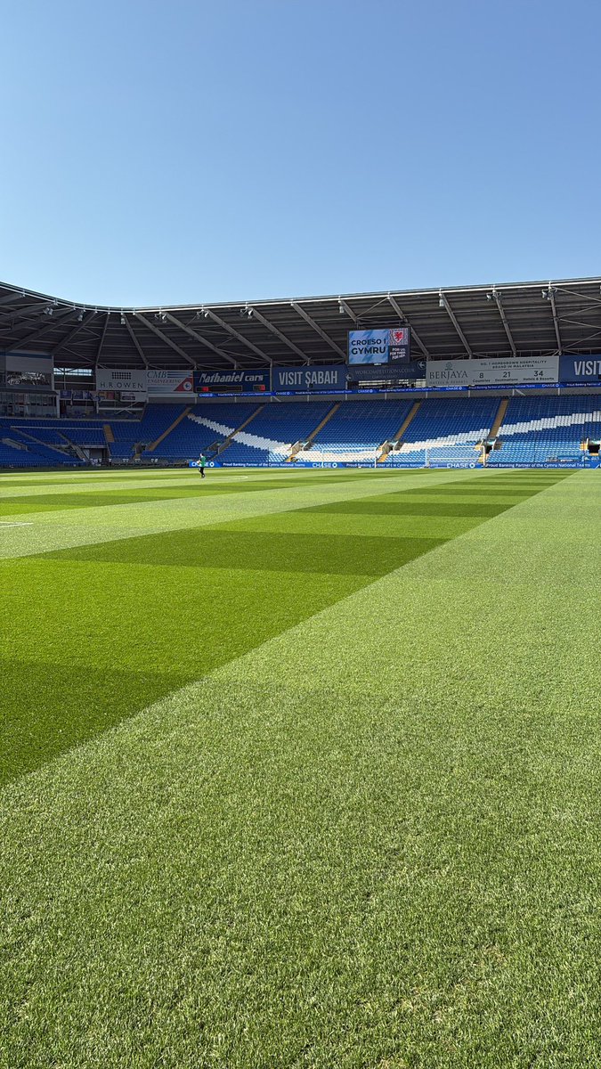 liamjjjames's tweet image. Another crazy week 4 games and training session. Wales women last night and finishing off with our  @CF11Academy u18s today. 🐦 ⚽️👌🏻