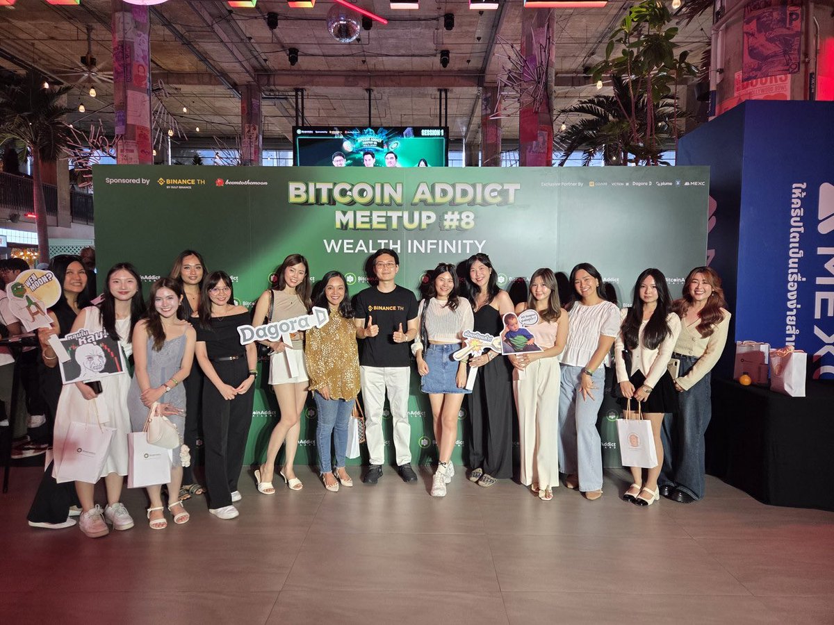SmartWeb3God's tweet photo. Bitcoin addict meetup sponsor by @Binance_TH_
So many pretty girl 🥰💕
#CryptoEvent #Bitcoinaddict #Bad #SmartWeb3God https://t.co/XEcqe6jBiG