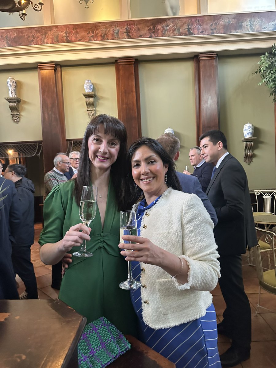 Andrea (@surgicalsheel) on Twitter photo The sense of community is one of the many things I love about HPB surgery. So happy to catch up with my previous @augis mentor <a href="/Surgerygirl8/">surgerygirl</a>, and with <a href="/richlaing/">Richard Laing</a> at the UK HPB robotic conference. Both supported me during my training & I’m always grateful. The sense of community is one of the many things I love about HPB surgery. So happy to catch up with my previous @augis mentor <a href="/Surgerygirl8/">surgerygirl</a>, and with <a href="/richlaing/">Richard Laing</a> at the UK HPB robotic conference. Both supported me during my training & I’m always grateful.