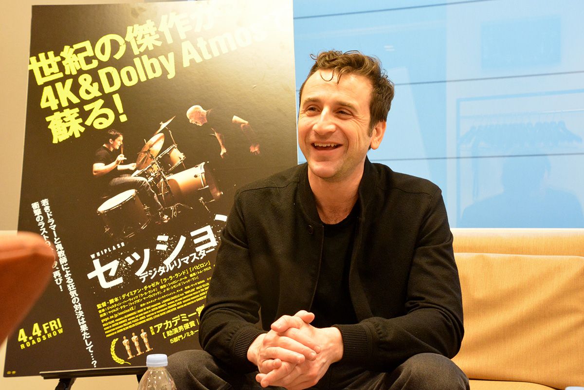 CINRANET's tweet image. 映画『セッション』デジタルリマスター版、全国公開中 
cinra.net/article/202504… 

狂気的ともいえる音楽表現への執着を描いた同作の音楽を担当した、ジャスティン・ハーウィッツ。来日に合わせてインタビュー。「プロと映画を作ったのは『セッション』が初めて」 

@session4K