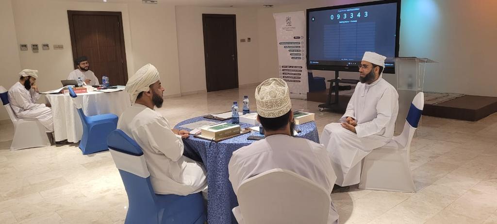 تواصل #التزام_للاستشارات_الشرعية_المالية  دورتها التدريبية "محاورات في الممارسات المصرفية المعاصرة وفق المعايير الشرعية" في ثاني ورشاتها، التي يقدمها فضيلة الشيخ الدكتور ماجد بن محمد الكندي، بمشاركة مختصين بالممارسات المصرفية الإسلامية.

#التزام_مستشارك_المؤتمن #الايوفي