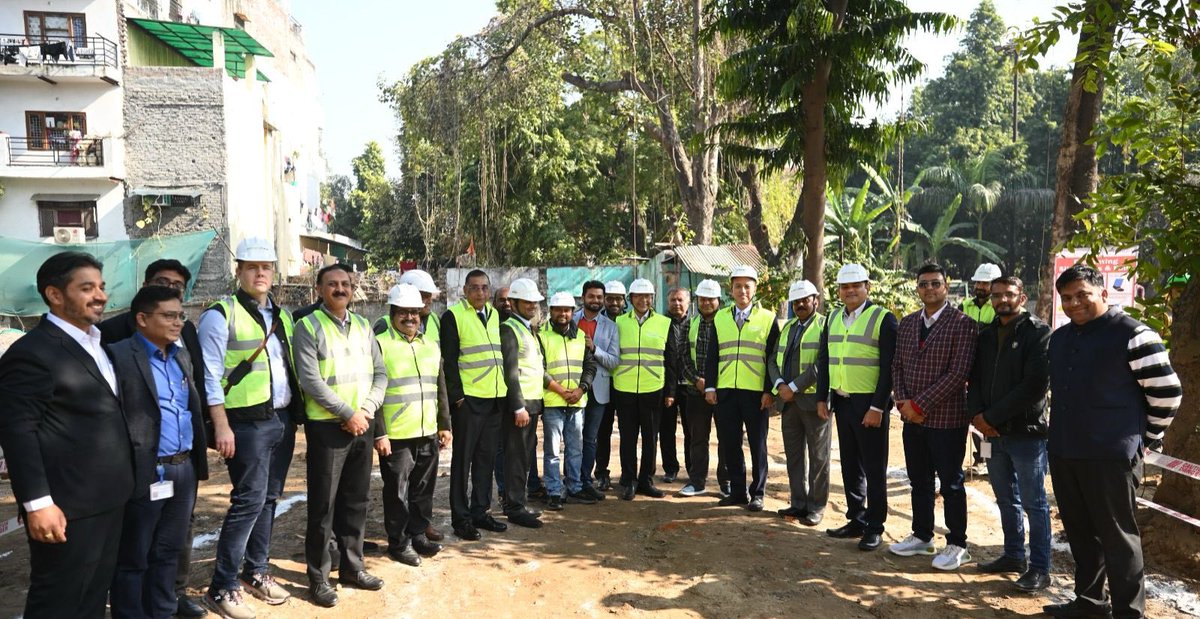 Saurabh_KumR's tweet image. 🇮🇳&apos;s 1st regulated utility-scale #BESS project, Kilokari BESS, is a game-changer! With tariffs 55% lower than previous benchmarks, it sets a new precedent for commercial energy storage &amp;amp; will play a critical role in #GridStabilization. #LetsChangeEnergy