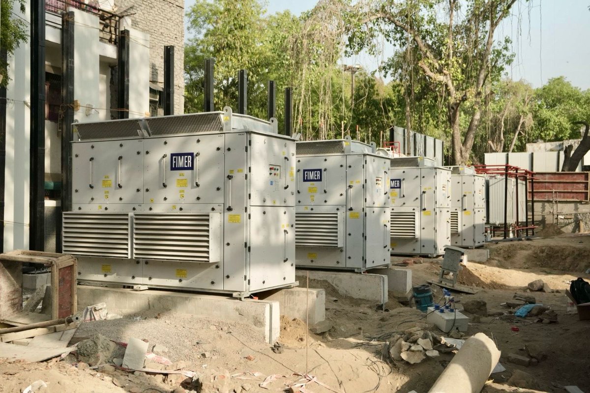 Saurabh_KumR's tweet image. 🇮🇳&apos;s 1st regulated utility-scale #BESS project, Kilokari BESS, is a game-changer! With tariffs 55% lower than previous benchmarks, it sets a new precedent for commercial energy storage &amp;amp; will play a critical role in #GridStabilization. #LetsChangeEnergy