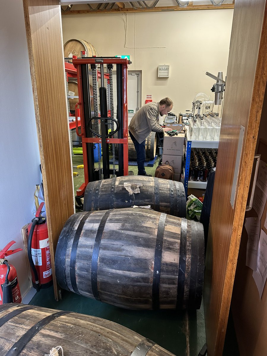Fib Whisky (@fibwhisky) on Twitter photo ๐๐๐๐ค๐ฅ๐ฒ ๐๐ง๐๐ฉ๐ฌ๐ก๐จ๐ญ๐ฌ ๐ธ
1๏ธโฃ Prepping miniatures of our next release for our retail partners
2๏ธโฃ The colour of said releases
3๏ธโฃ Re-racking into a delivery of fresh Amontillado and Palo Cortado
One week till our next ๐๐๐๐จ๐ซ๐ & ๐๐๐ญ๐๐ซ release! ๐ ๐๐๐๐ค๐ฅ๐ฒ ๐๐ง๐๐ฉ๐ฌ๐ก๐จ๐ญ๐ฌ ๐ธ
1๏ธโฃ Prepping miniatures of our next release for our retail partners
2๏ธโฃ The colour of said releases
3๏ธโฃ Re-racking into a delivery of fresh Amontillado and Palo Cortado
One week till our next ๐๐๐๐จ๐ซ๐ & ๐๐๐ญ๐๐ซ release! ๐