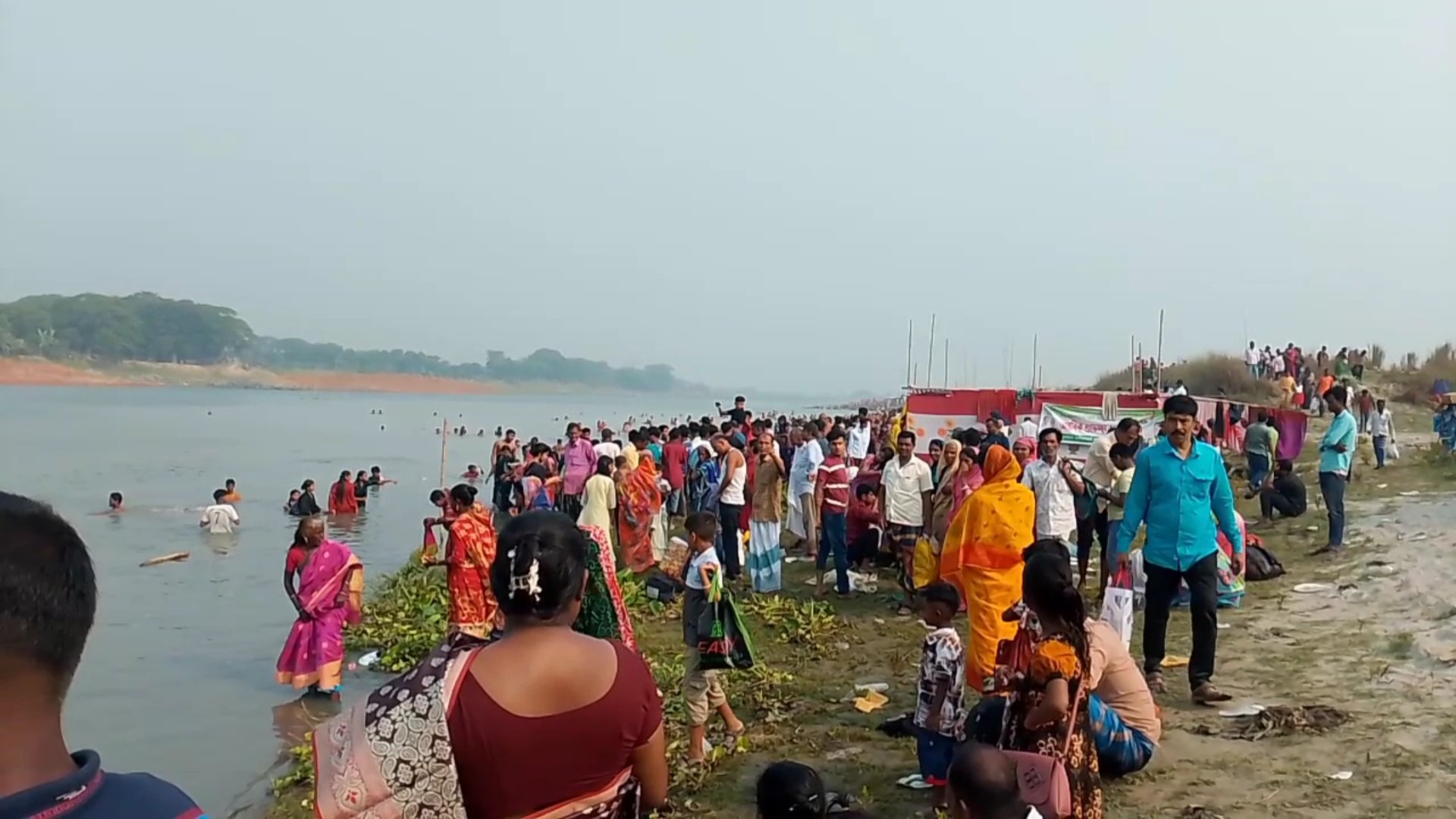 ‎হোসেনপুরে অষ্টমী স্নানে লাখো পূণ্যার্থীর ঢল