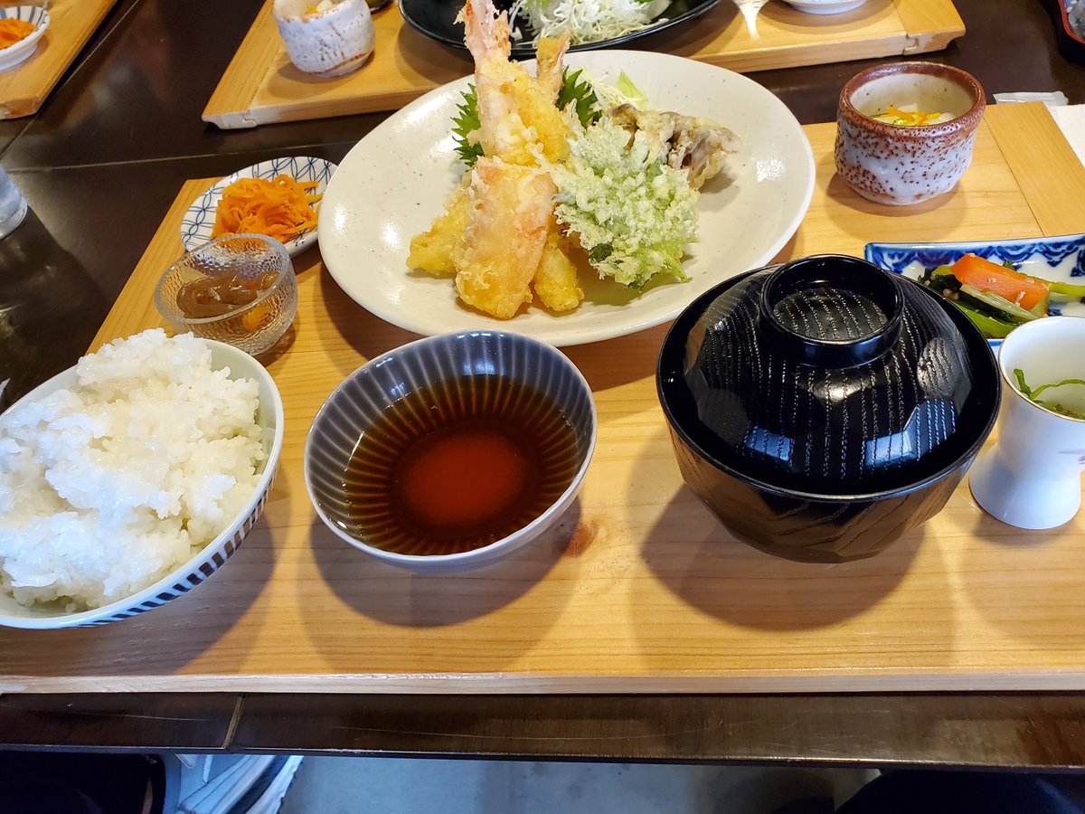 蔵開きでまたたらふく飲んできました。花見飲酒。