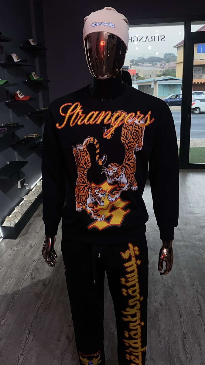 strangerstdku's tweet image. STRANGERS UNTAMED SWEATSHIRT 🐅🔥