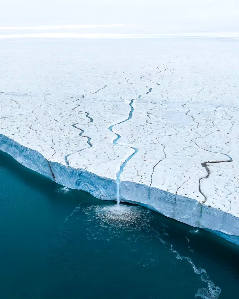 Glacier ice melt in Svalbard - Norway 🇳🇴