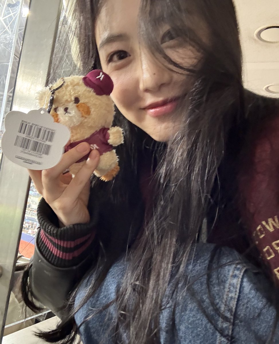 asinverno's tweet image. #신예은 언니 예뻐요 т  ̫ т