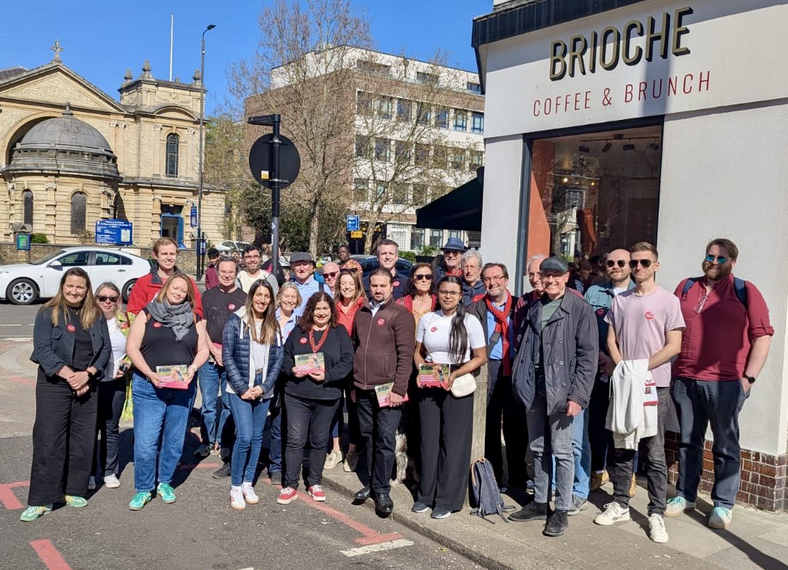 Simon Hogg (@cllrsimonhogg) on Twitter photo Lovely day to be listening to local people in Balham with <a href="/DrRosena/">Dr Rosena Allin-Khan on BSky: DrRosena.BSky.Social</a> and Wandsworth Labour volunteers.
âď¸ Lowest Council Tax in the country
âď¸ Free bulky waste collections
âď¸ Londonâs Borough of Culture 2025 Lovely day to be listening to local people in Balham with <a href="/DrRosena/">Dr Rosena Allin-Khan on BSky: DrRosena.BSky.Social</a> and Wandsworth Labour volunteers.
âď¸ Lowest Council Tax in the country
âď¸ Free bulky waste collections
âď¸ Londonâs Borough of Culture 2025