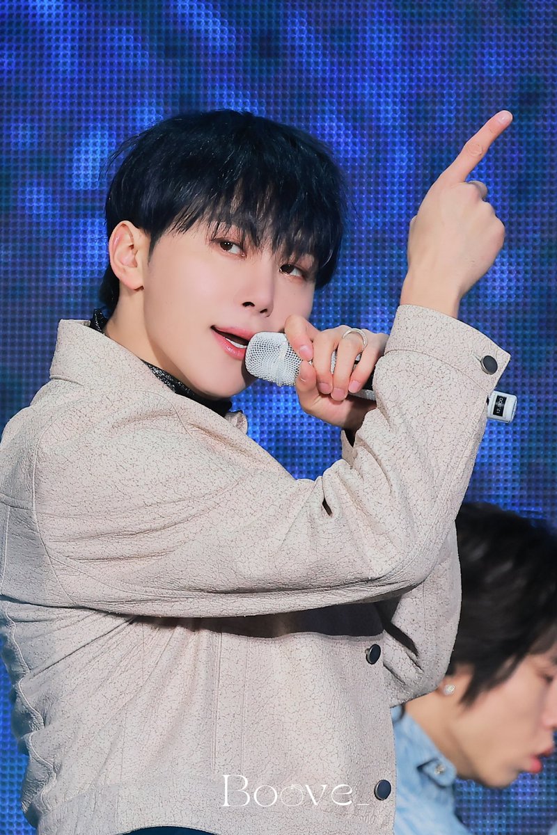 250320 캐럿랜드

푸른 머리 너무 멋있다ㅠㅠ

#seventeen #세븐틴 #seungkwan #SVT #booseungkwan #승관 #부승관 #뿌
#夫胜寛 #胜寛 #夫勝寛 #SEUNGKWAN  #スングァン #セブチ