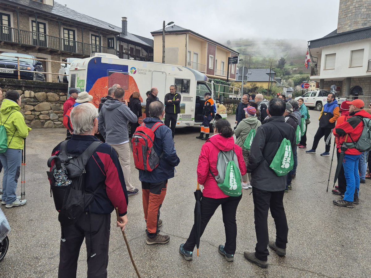 ¡Gracias por acompañarnos en la primera ruta de 2025|
Hoy hemos disfrutado de una agradable paseo por Corullón para disfrutar de los cerezos en flor 🌸!

#RutasporlaCalidadBierzo #Bierzo <a href="/CCBierzo/">Consejo Comarcal del Bierzo</a> <a href="/CorullonEsMucho/">Corullón es mucho</a>