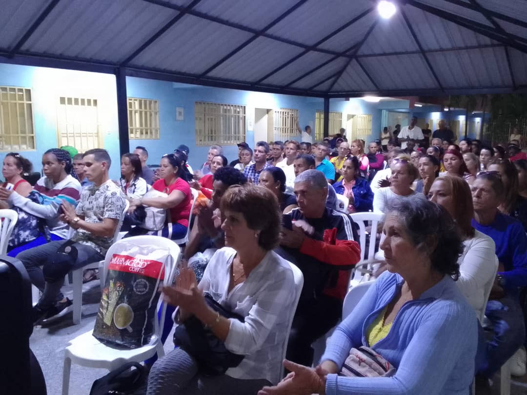 Se realiza acto de recibimiento y bienvenida a colaboradores que llegan de Nuevo Ingreso a la MMCVEN, y otros de disfrutar sus merecidas vacaciones. Villa Mariara. Estado Carabobo.
#CubaPorLaVida
#CubaCoopera