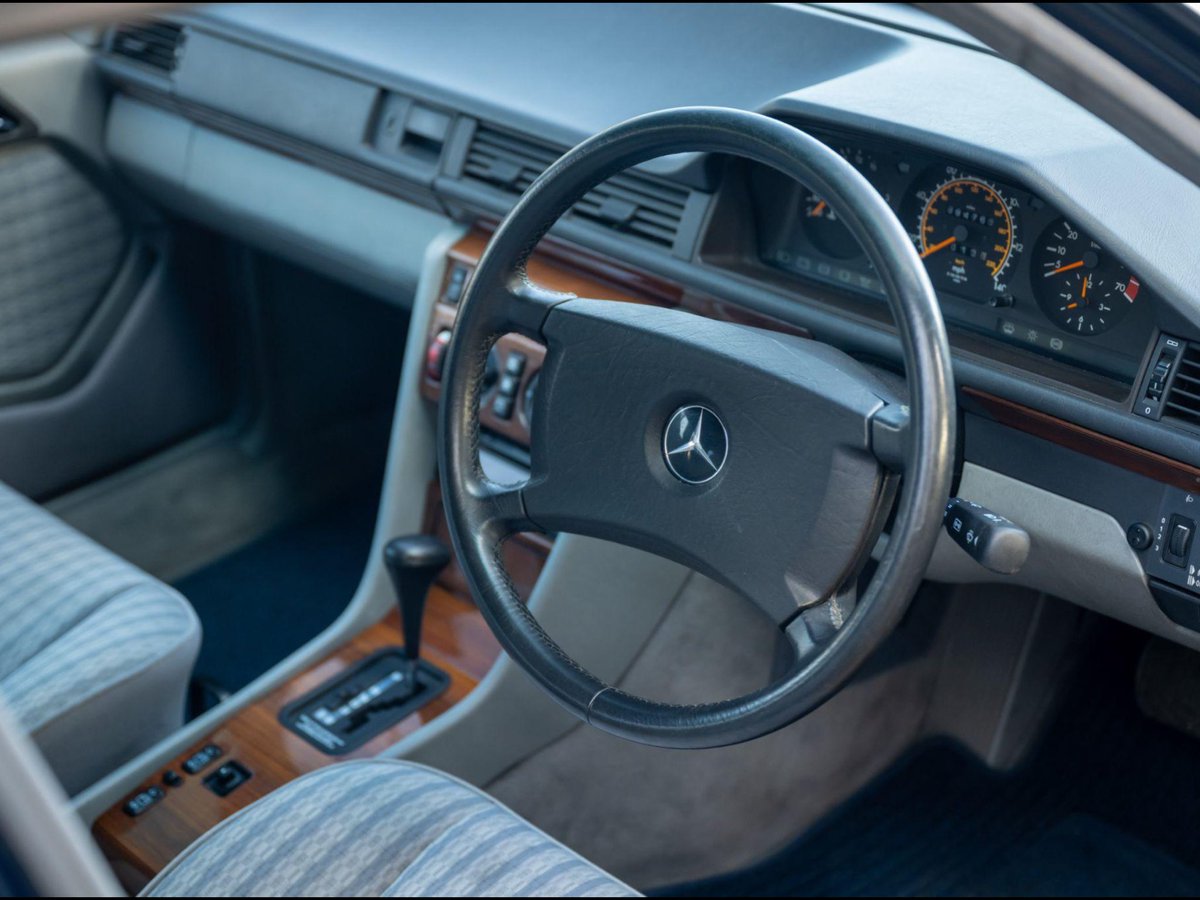 Saturday’s Autotrader spot is this handsome Mercedes-Benz 230TE, a car on my automotive bucket list. This one has the holy grail specification of air conditioning, electric sunroof and 7 seats. #Mercedes #MercedesBenz #ClassicCars #1990s