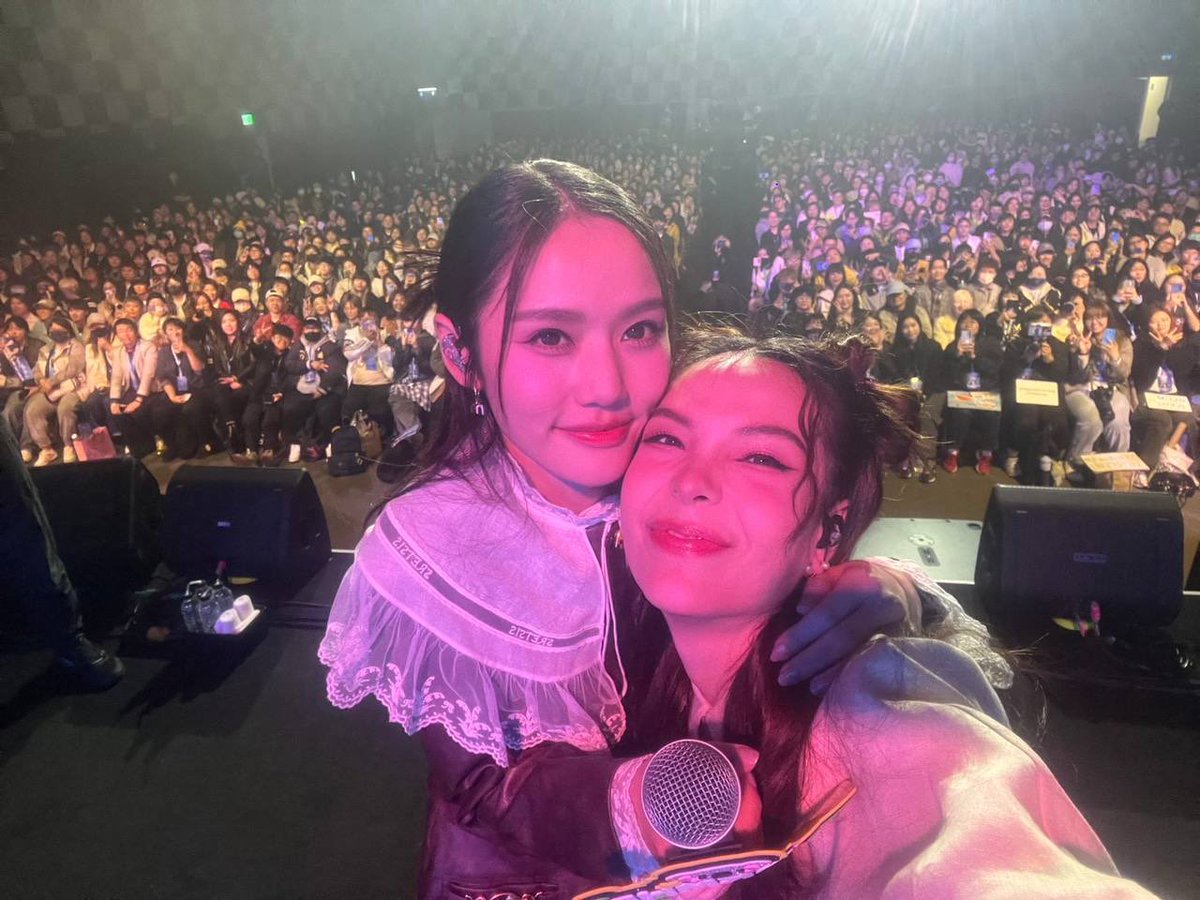 lmsyhkfc's tweet photo. I believe today  is a unforgettable day for both of us and also LMSY😭😭😭

LMSY TAIPEI 1ST FM

#LMSY1stFMinTAIPEI
#ลูกหมีซอนญ่า #LMSY https://t.co/TEGquAufiO