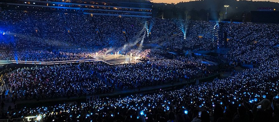 tksovers's tweet photo. First K-Act to sell                        First K-Soloist
out a stadium                🤝            to sell out a
in the US  [BTS]                        stadium in the US https://t.co/SGM9HCJQfM
