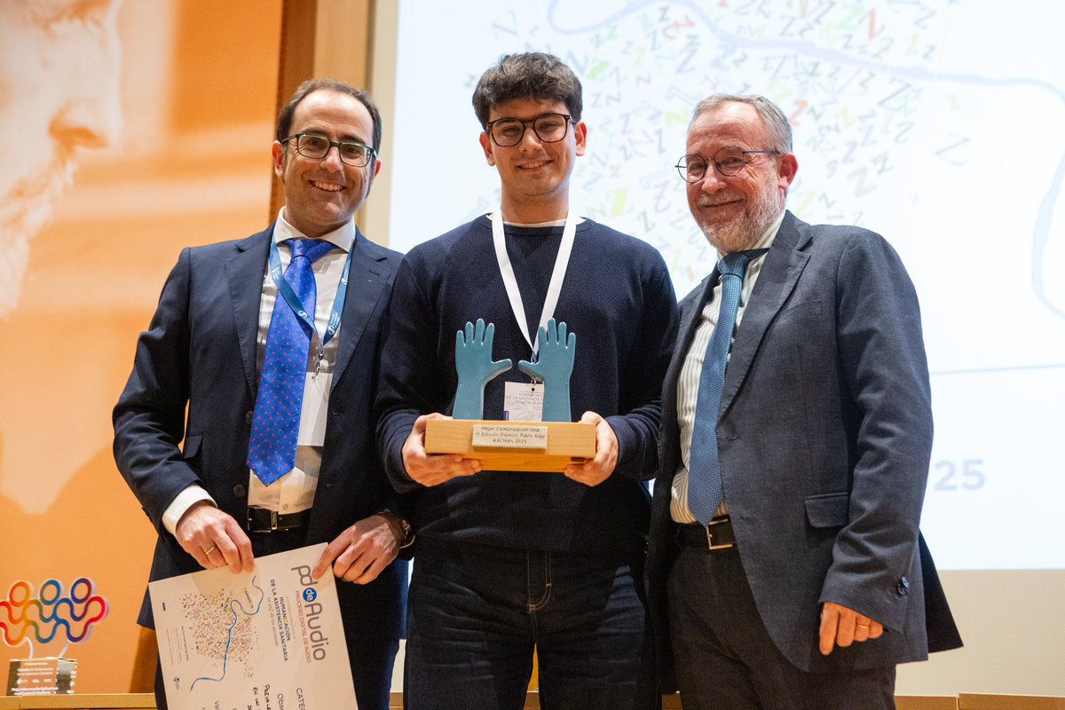 VI Premio Pablo Ráez a la Mejor Comunicación Oral en el #4CIHAS 🥇🙌🏼❤️

"Prevalencia de estereotipos edadistas en los futuros profesionales sanitarios de universidades españolas". 

Recoge Jorge Leocadio, Psicólogo. Facultad de Ciencias de la Salud de la <a href="/urjc/">URJC</a>, Alcorcón. Madrid