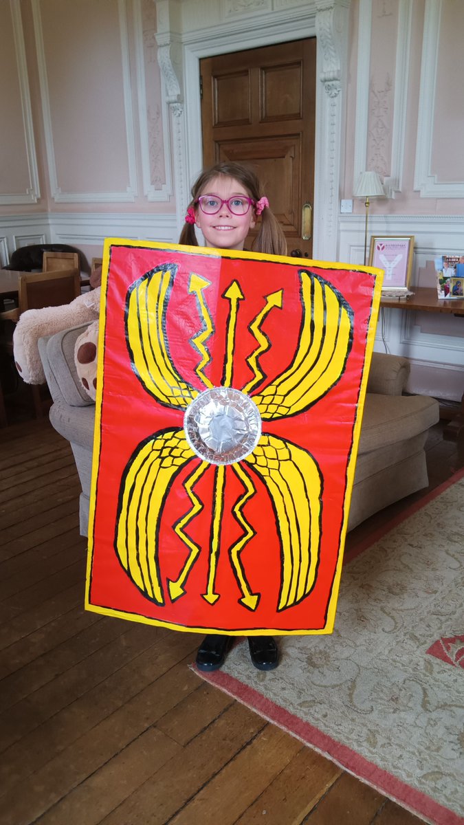 Congratulations to our Year 4 historians, who received Head’s Awards for their fantastic castles and shields! The time, effort and attention to detail in their creations are truly impressive. Well done to all! 👏🎖️ #QueenMarys #HistoryInTheMaking #PupilAchievement