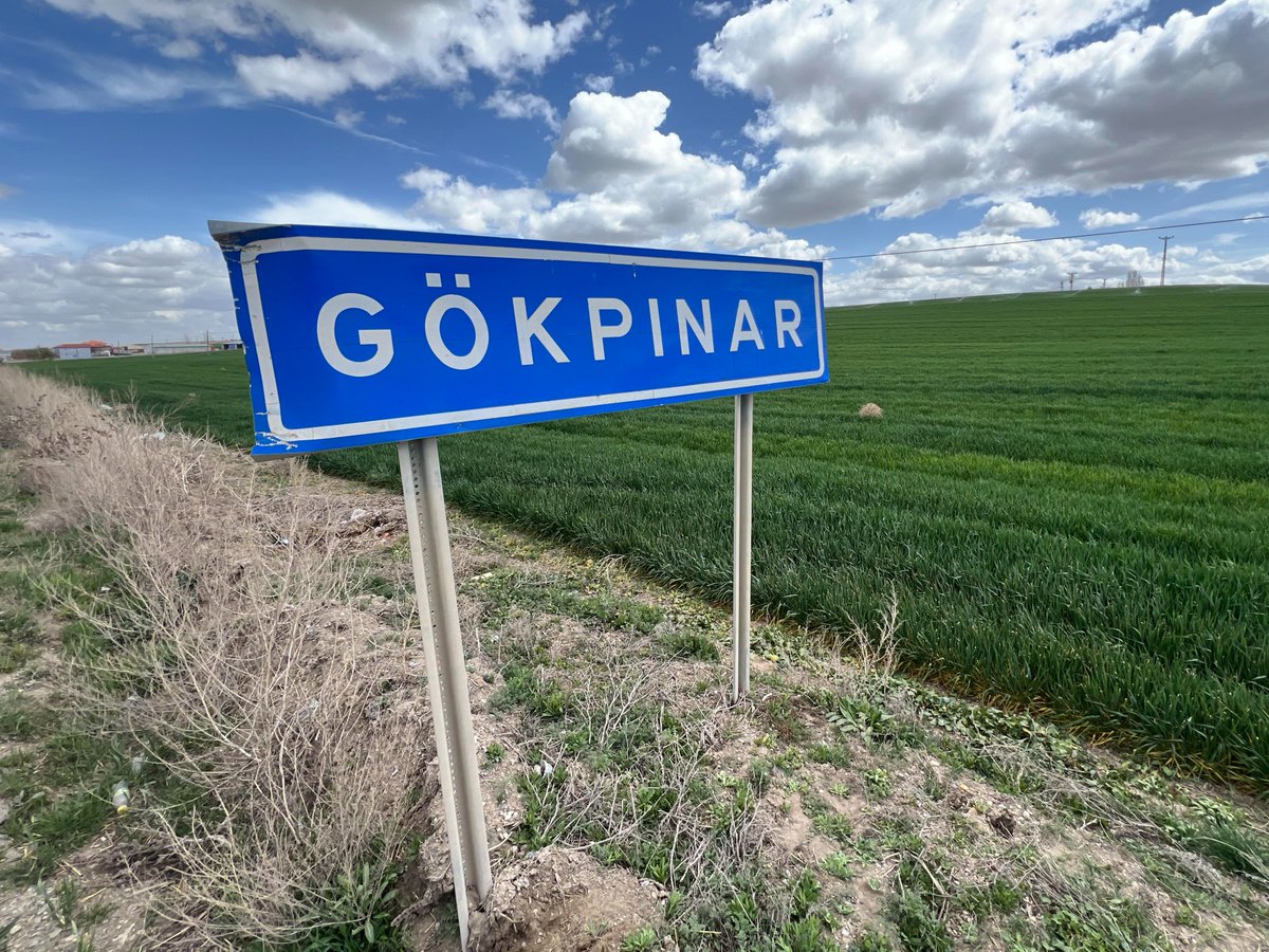 Bir köy evinde doğmak, belli bir yaşa kadar köy havasını teneffüs etmek ve o köy ortamında büyümek.
Öylesine muhteşem bir şeydirki, anlatmak mümkün değildir.
“Hey gidi Çocukluğum, köyüm” dersin.
Bir of çekersin, köyünde geçirdiğin çocukluğun aklına gelir.
#Gökpınar #Çeltik #Afyon