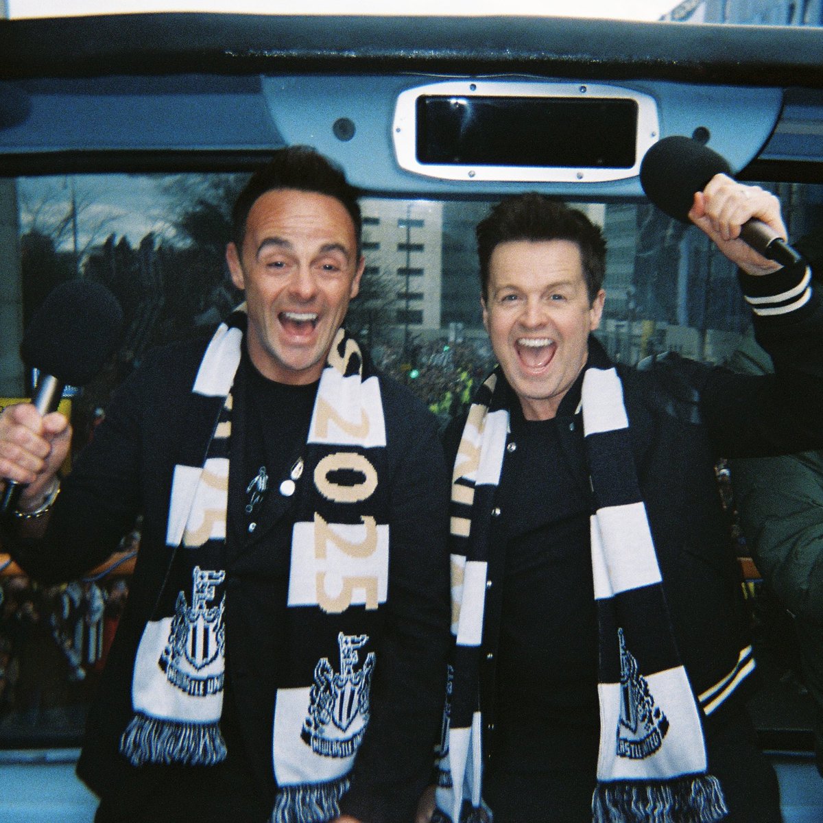 antanddec's tweet image. This time last week 🖤🤍 @NUFC