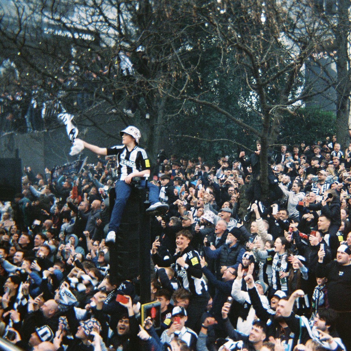 antanddec's tweet image. This time last week 🖤🤍 @NUFC