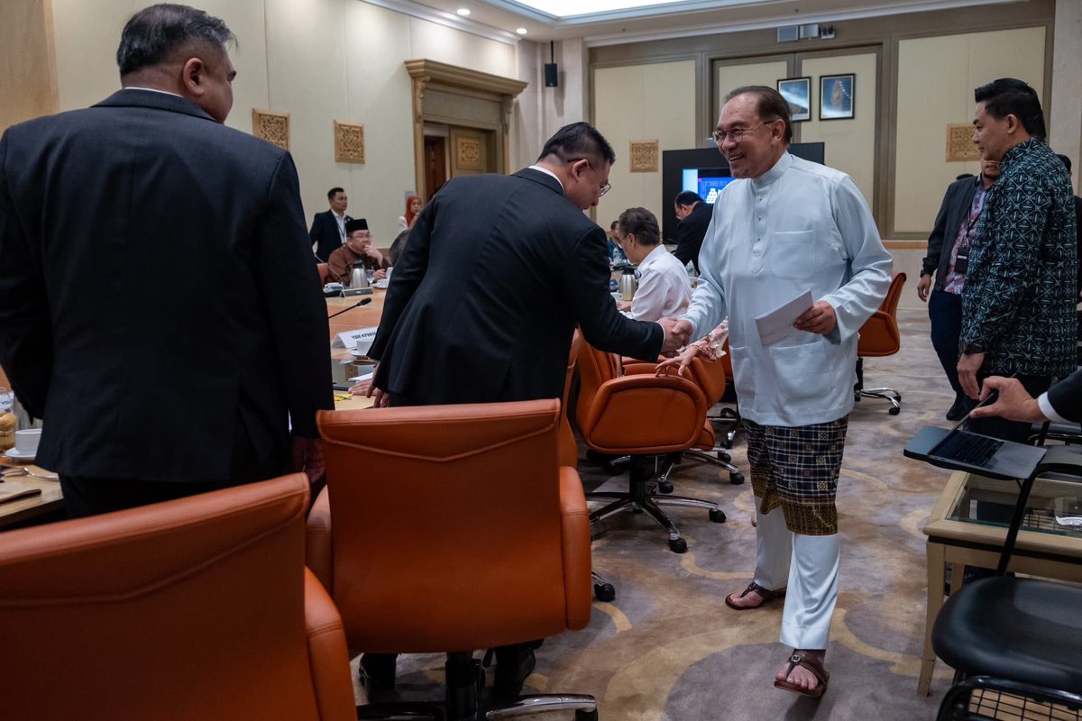 Nga Kor Ming tweet media