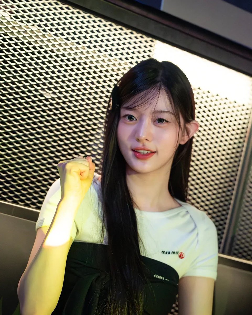 ILLIT ミンジュ 女優顔アイドルILLIT（アイリット）のメンバー、ミンジュ（Minju)の