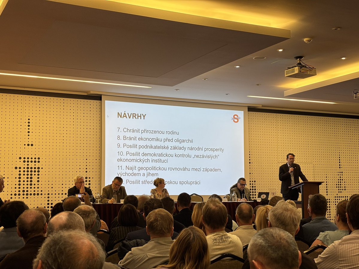 Oliver Adámek tweet media