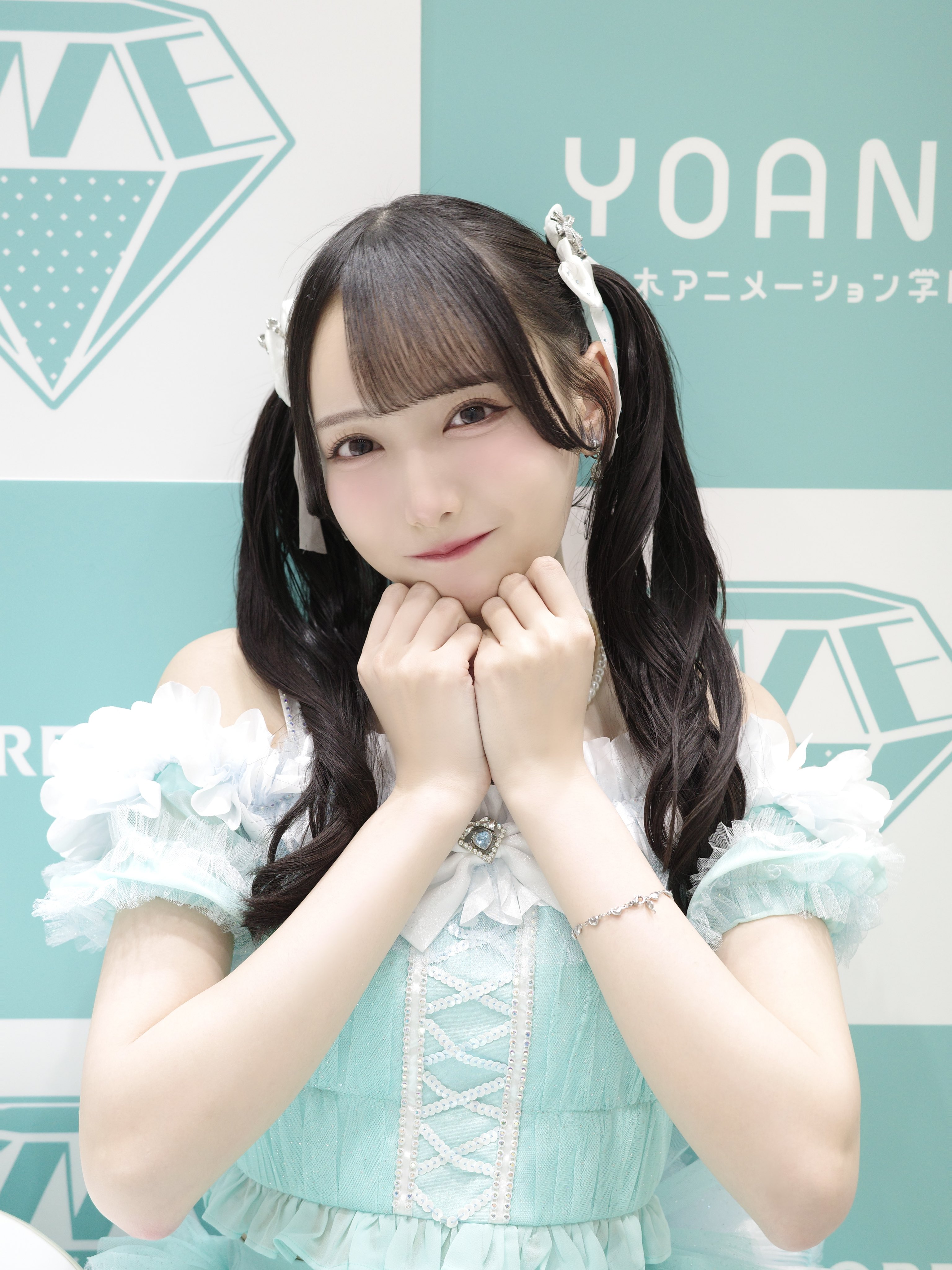 早いもの勝ち　鈴木瞳美　サインチェキ 🥀 𝙋 𝙍 𝙀 𝙎 𝙀 𝙉 𝙏 𝐋𝐀𝐑𝐌𝐄 𝟎𝟔𝟎オフショット