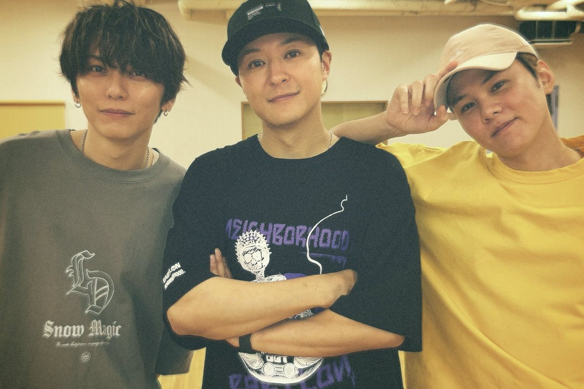 Shinya_T_Lead's tweet image. 久しぶりに2人と会って実家に帰ってきたような気分で、6月のライブグッズ撮影と、4/27のライブリハをしました！