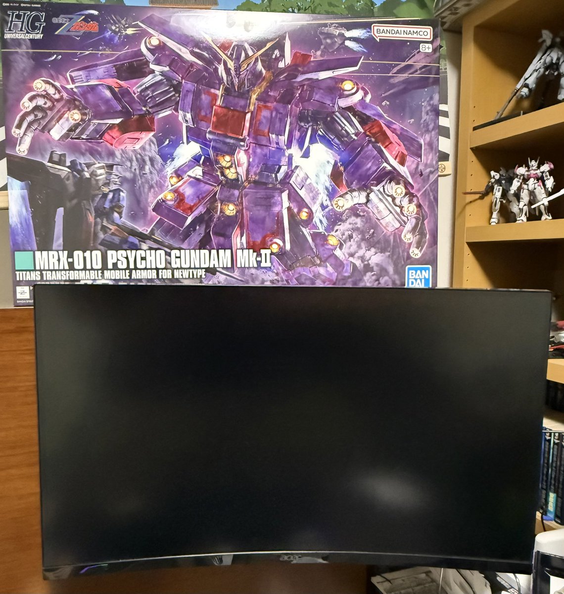 LifeHobbyLOG's tweet photo. 2週間遅れですがゲットできました！
サイコ難民にならずに済みましたー

箱がデカすぎ。27インチのモニター並みというw https://t.co/3GzioAuoaE