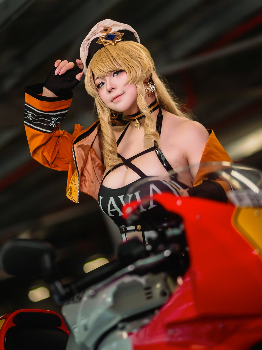 💛greetings!💛
. 
#cosplay #genshinimpact #genshin #navia #xsr900