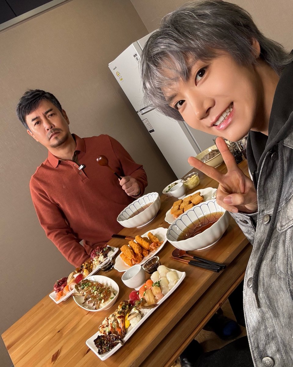 🐈‍⬛🍚

#TEN #李永钦 #텐 #STUNNER 
#TEN_STUNNER 
#NCT #WayV #威神V 
#꼰대희