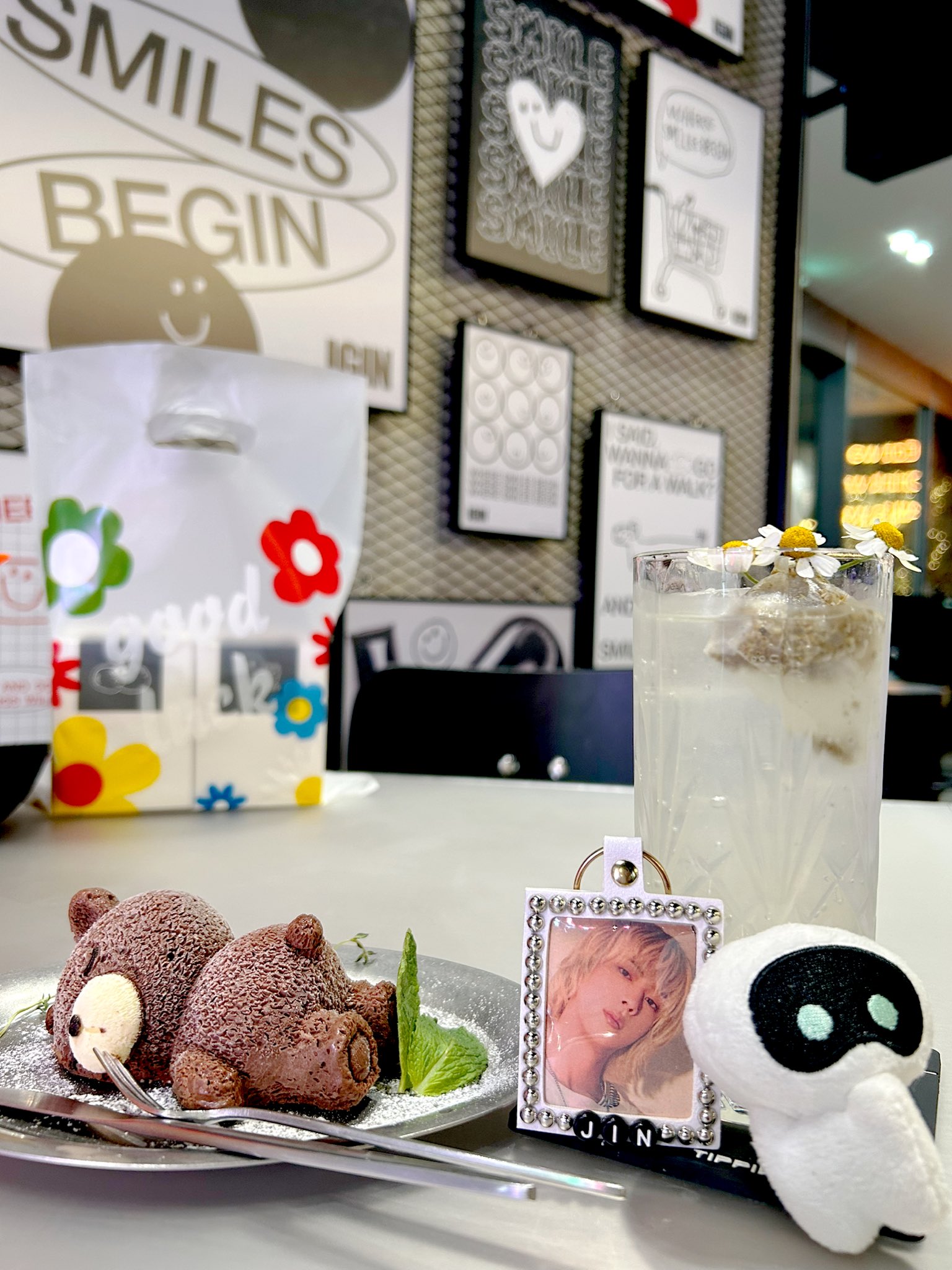 韓国限定　IGIN アイギン グラス ①雲・木・アップル柄 梨泰院ポップアップ 💋미히🐹miki🍓ᴇᴄʜᴏ🍭.* on X: 