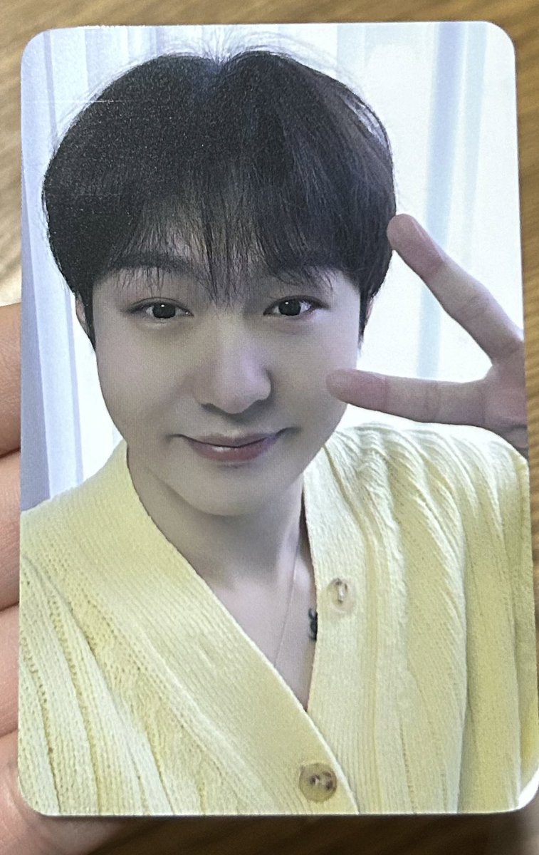 keb0979's tweet photo. 이창섭 비투비팬콘 트레카 노란니트창섭 양도 판매

하자있어요
슬리브씌우면 잘 안보이긴한데
빛비추면 쓸린자국 보여요
예민하신분은 참고해주세요

반택비포함 1.3

#이창섭트레카 #이창섭포카 #노란니트창섭 #비투비팬콘트레카 #이창섭양도 https://t.co/QA6RSmjH8N