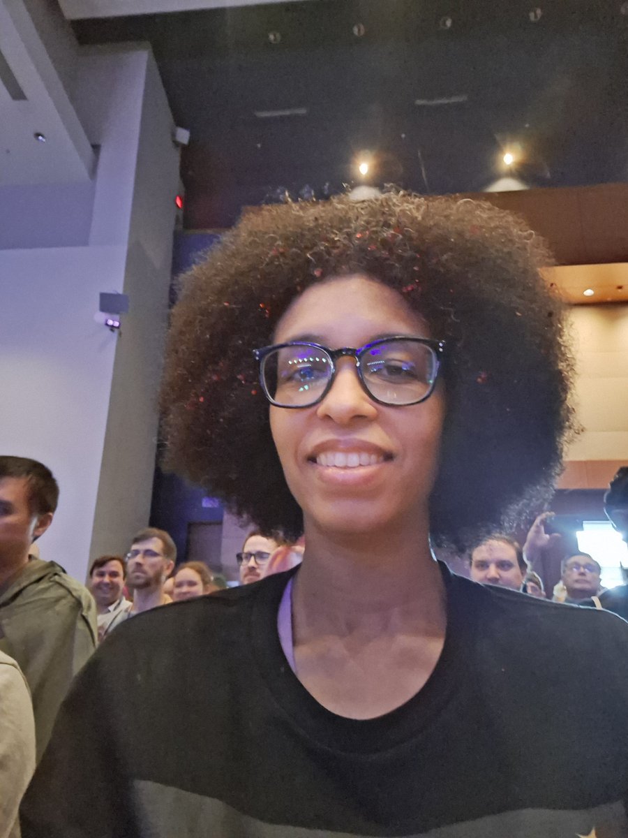 BlkNtvTerraFFVI's tweet image. Waiting for Ming-Na ♥️♥️♥️♥️ #AwesomeCon