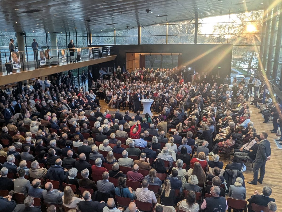 🇫🇷 Heureux d'avoir accueilli à Maisons-Alfort <a href="/BrunoRetailleau/">Bruno Retailleau</a> venu présenter aux val-de-marnais son action déterminée pour rétablir l'ordre et la sécurité dans notre pays comme Ministre de l'Intérieur ainsi que sa vision pour reconstruire la Droite et notre famille politique.