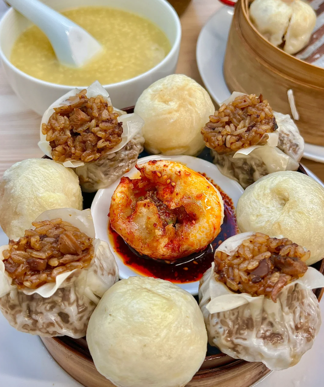 油で揚げた麺の小籠包です