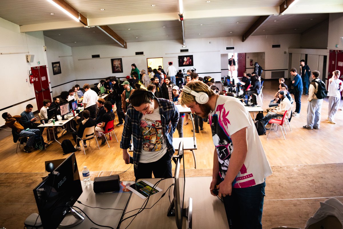 Début du top 32 !

Bracket : start.gg/crocolisee2

Stream : twitch.tv/naetorusmash twitch.tv/lamansdale