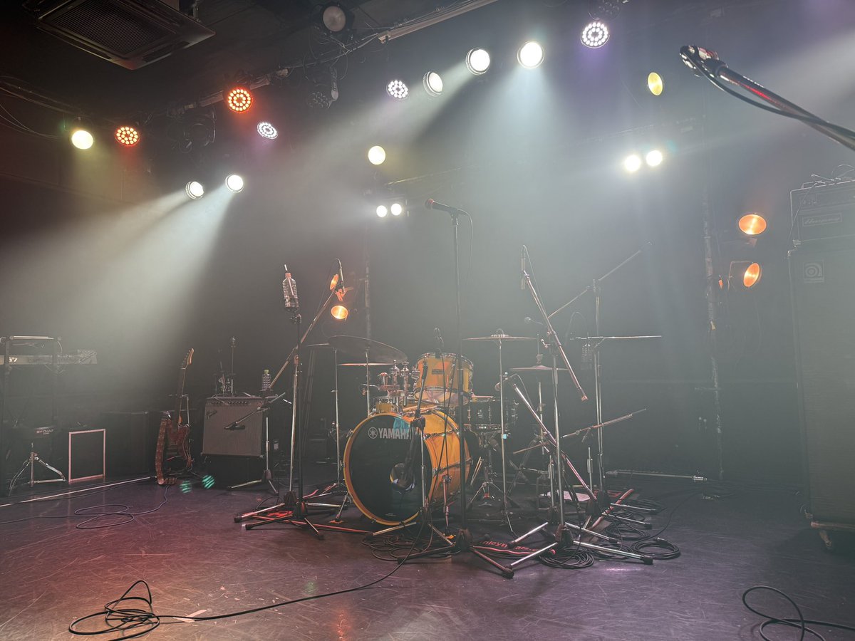 kagita2_'s tweet image. 1ヶ月ぶりDeNeel（デニール）感動でした。ハルウララ🥹🌸また明日！！
#デニール
#シズクノメ
#石破