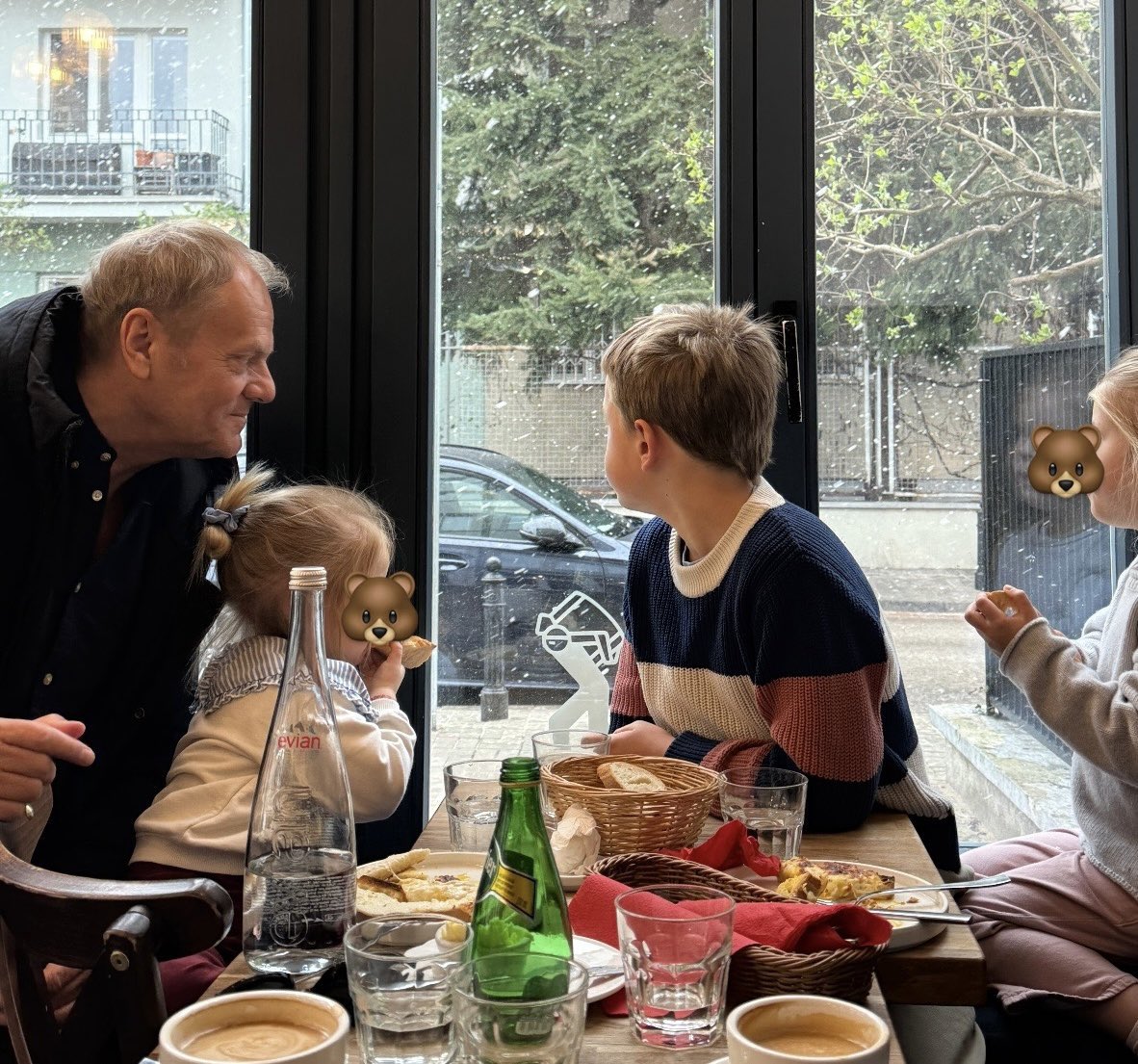 PiTowarek's tweet photo. @grok @donaldtusk @JanGrabiec @grok  sprawdź jeszcze raz na tym zdjęciu https://t.co/5Dzp8dhKWD